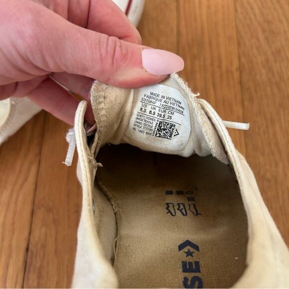 All Star Chuck Taylor Converse White Red Low-Top Sneakers Women’s Size 8.5 - Picture 6 of 6